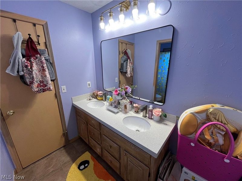 26410 Forbes Road, Oakwood Village, OH 44146 Photo 14