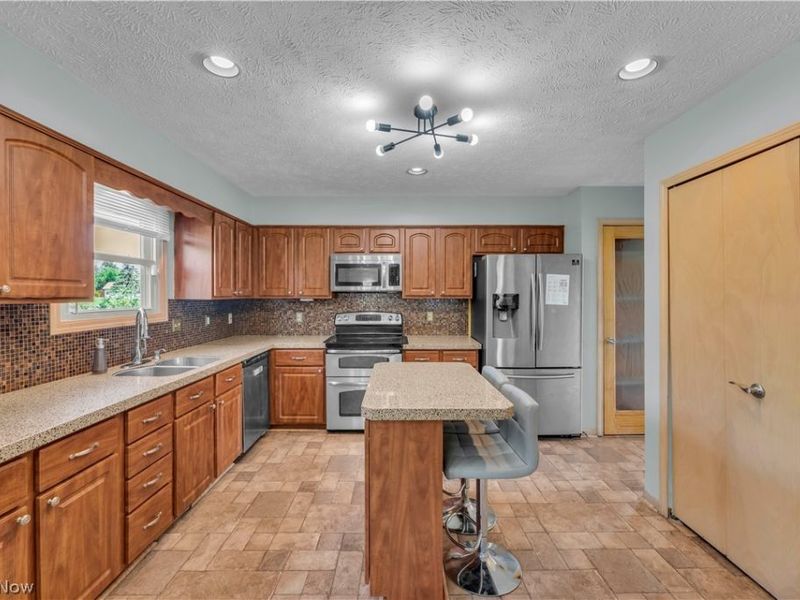 26410 Forbes Road, Oakwood Village, OH 44146 Photo 5