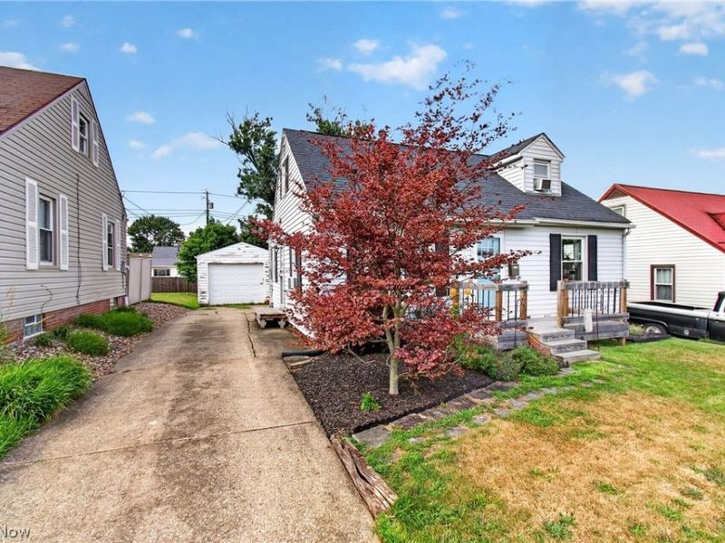 1611 32nd Street NE, Canton, OH 44714 Photo 2