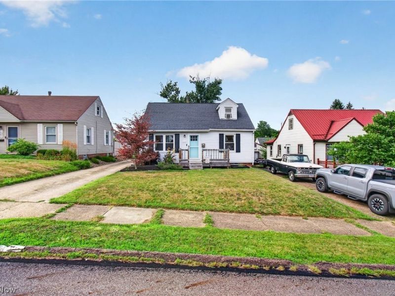 1611 32nd Street NE, Canton, OH 44714 Photo 3