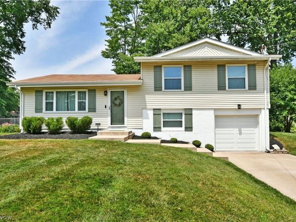 3819 Adrian Drive SE, Warren, OH 44484