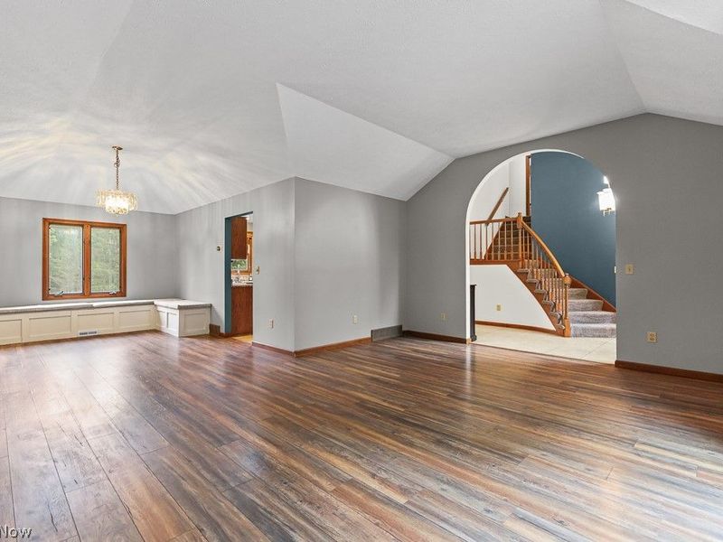 315 Valley Brook Oval, Hinckley, OH 44233 Photo 11