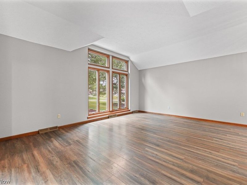 315 Valley Brook Oval, Hinckley, OH 44233 Photo 13