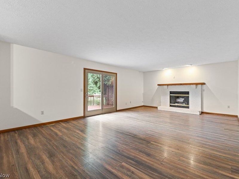 315 Valley Brook Oval, Hinckley, OH 44233 Photo 8