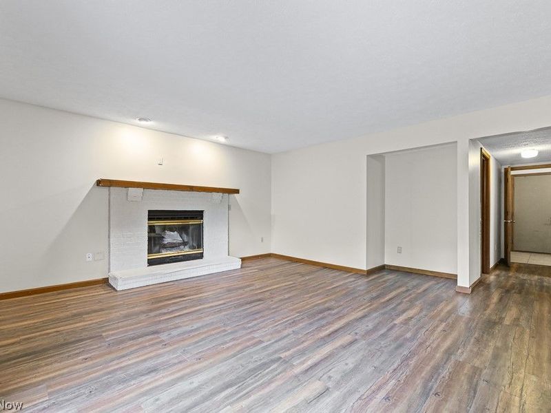 315 Valley Brook Oval, Hinckley, OH 44233 Photo 9