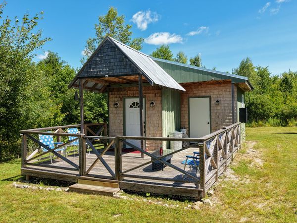 1212 Long Ridge Road , Burlington, ME 04417