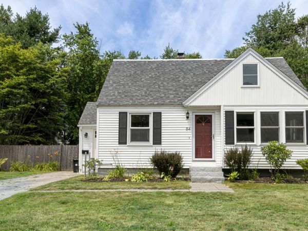 84 Dorset Street , Portland, ME 04102