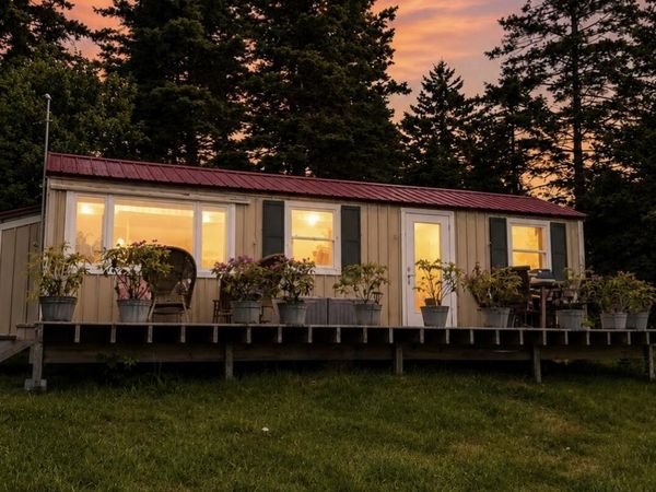 412 Minturn Road , Swans Island, ME 04685