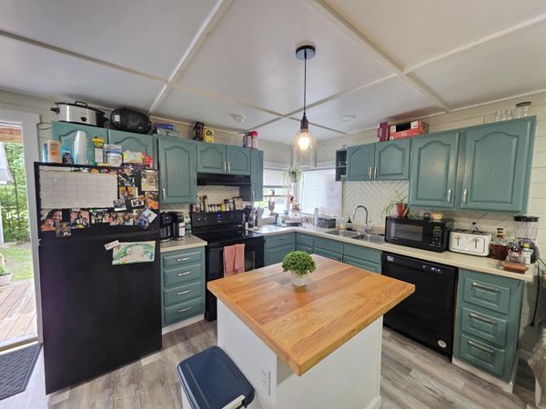 642 W Broadway , Lincoln, ME 04457