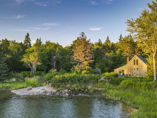 53 Island Avenue , Saint George, ME 04859