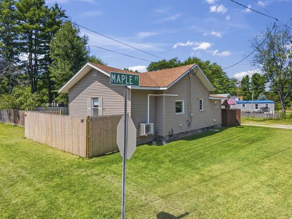 247 Manley Road , Auburn, ME 04210