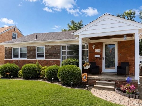 22925 Doremus Street, St. Clair Shores, MI 48080