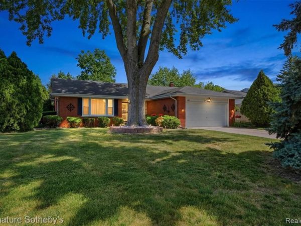 6344 Campus Drive, Dearborn Heights, MI 48127