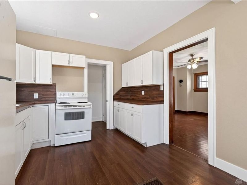 125 E Siebenthaler Avenue, Dayton, OH 45405 Photo 16