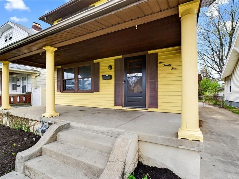125 E Siebenthaler Avenue, Dayton, OH 45405 Photo 2