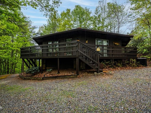 1923 E Arolla Court , Gatlinburg, TN 37738