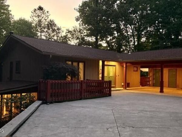 1713 Cardinal Drive, Gatlinburg, TN 37738