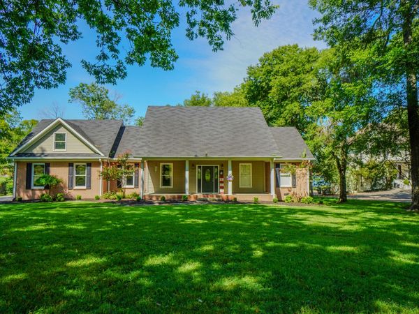 242 Lake Terrace Dr, Hendersonville, TN 37075