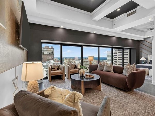 1101 Walnut Street, Unit 1505, Kansas City, MO 64106