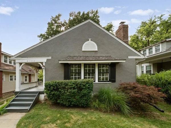 6152 Locust Street, Kansas City, MO 64110