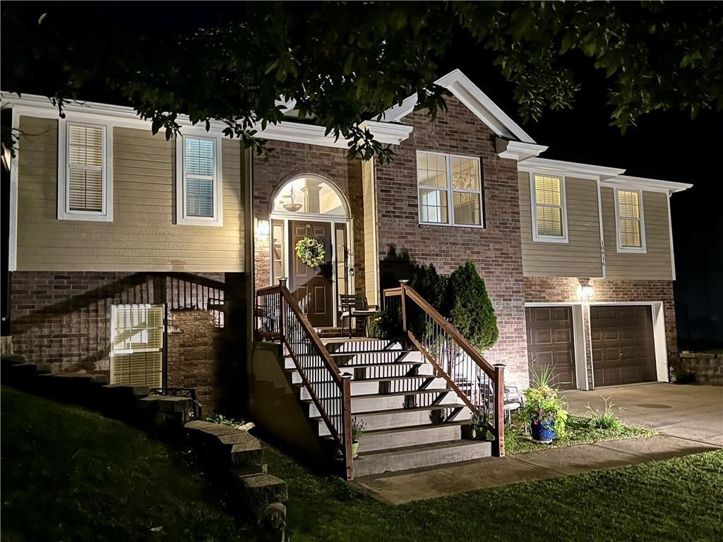 10916 N Oxford Avenue, Kansas City, MO 64157 Main Photo