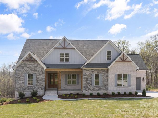 3973 Valley View Circle , Clemmons, NC 27012