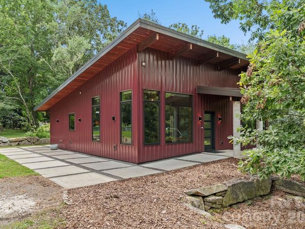 39 Wolf Road , Asheville, NC 28805