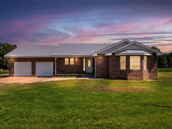 380102 Old Highway 62 , Okemah, OK 74859
