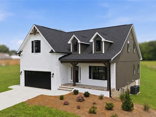 377 Lenalan Drive , Lexington, NC 27295