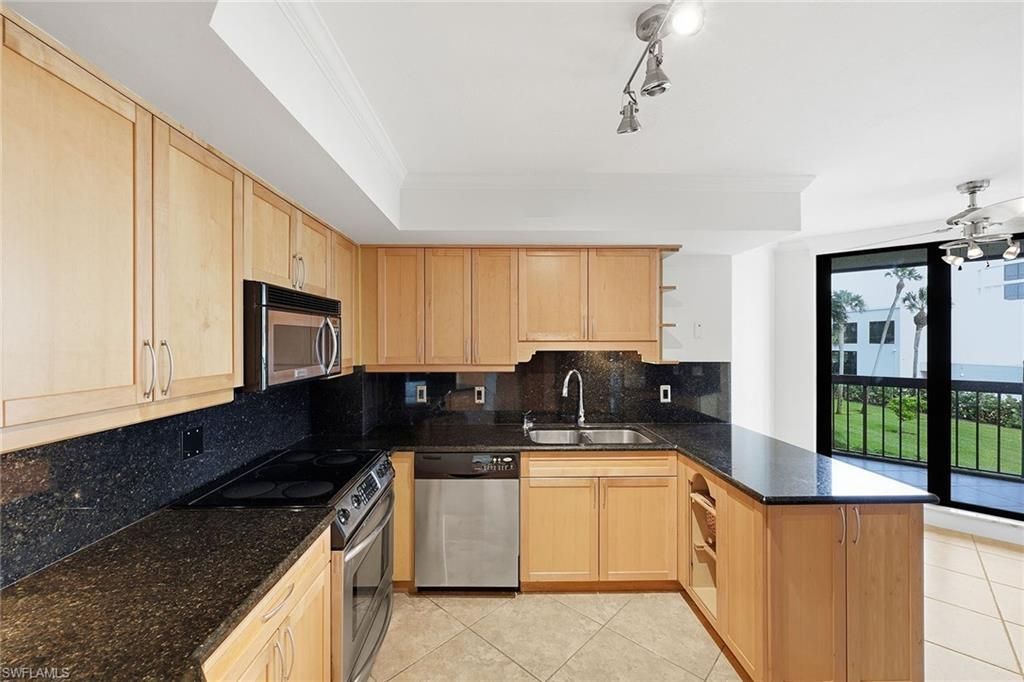 4551 Gulf Shore Blvd N, Unit 200, Naples, FL 34103 Photo