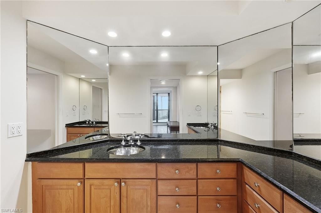 4551 Gulf Shore Blvd N, Unit 200, Naples, FL 34103 Photo