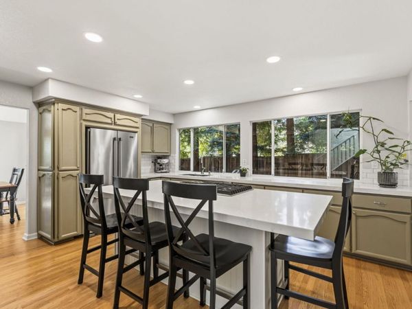 109 Guernsey Ct, Folsom, CA 95630