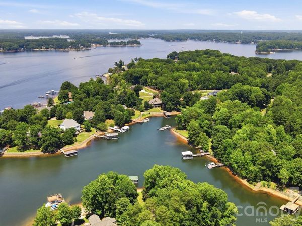 131 Pentland Court, Mooresville, NC 28117