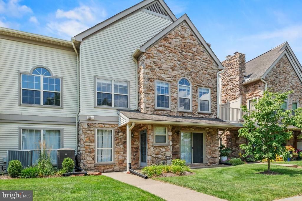 206 REMINGTON COURT , CHALFONT, PA 18914