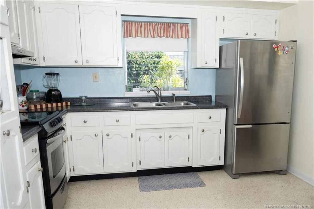 8695 SE Janice Drive, Hobe Sound, FL 33455 Photo