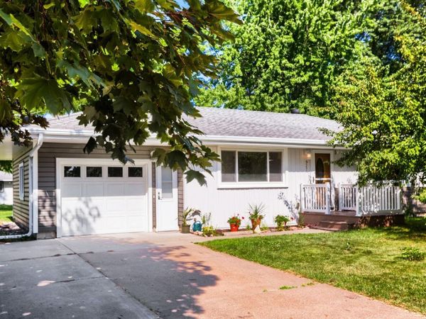 927 Birch Street S, Cambridge, MN 55008
