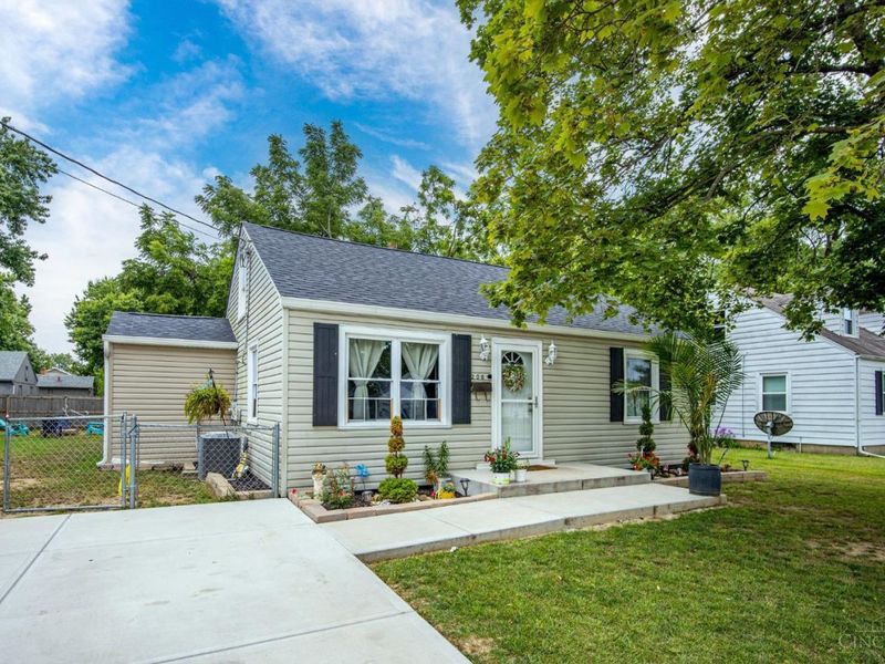 206 Douglas Avenue, Trenton, OH 45067 Photo 1