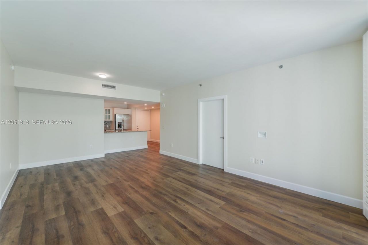 950 Brickell Bay Dr , Unit 1905, Miami, FL 33131 Photo