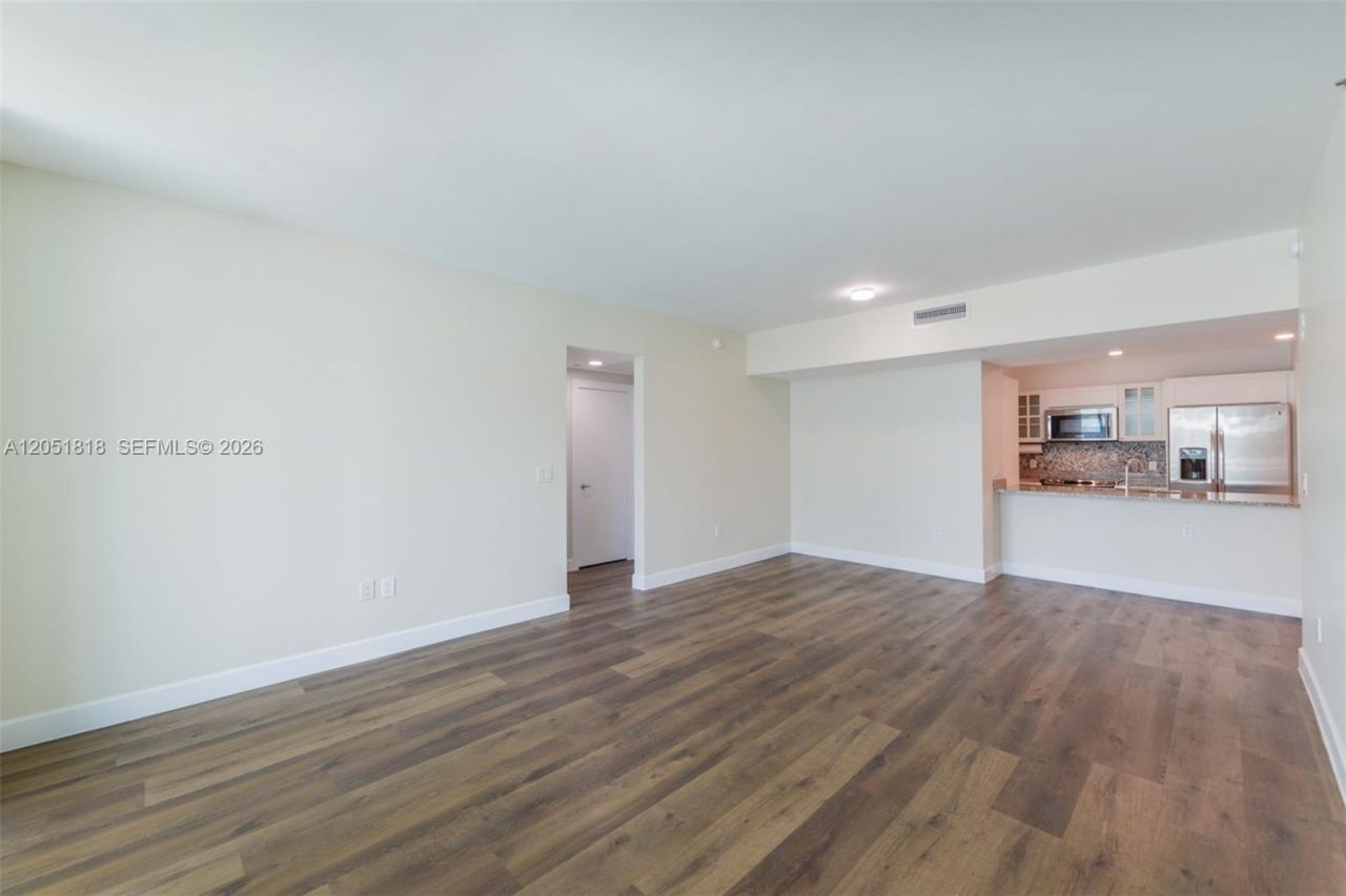 950 Brickell Bay Dr , Unit 1905, Miami, FL 33131 Photo