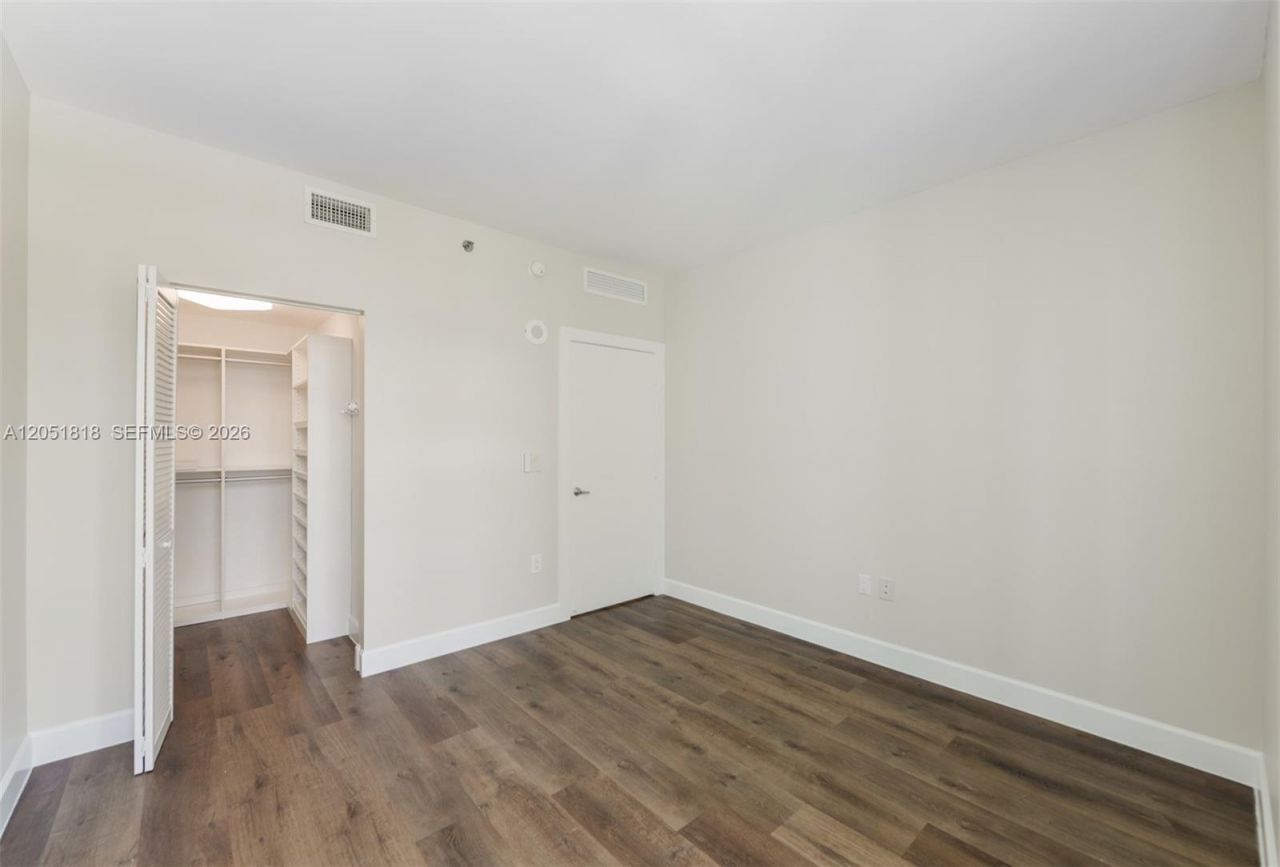950 Brickell Bay Dr , Unit 1905, Miami, FL 33131 Photo
