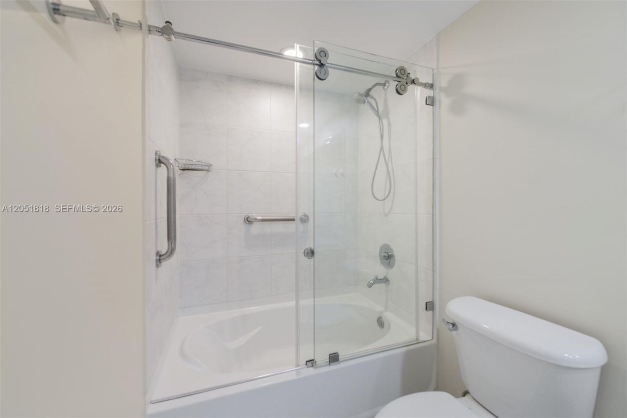 950 Brickell Bay Dr , Unit 1905, Miami, FL 33131 Photo