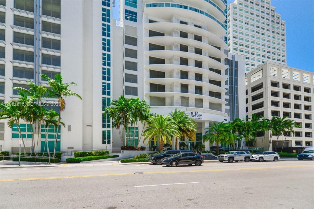 950 Brickell Bay Dr , Unit 1905, Miami, FL 33131 Photo
