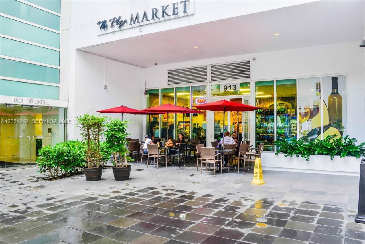 950 Brickell Bay Dr , Unit 1905, Miami, FL 33131 Photo