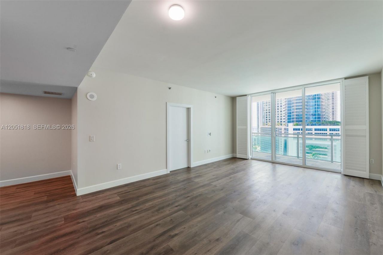 950 Brickell Bay Dr , Unit 1905, Miami, FL 33131 Photo