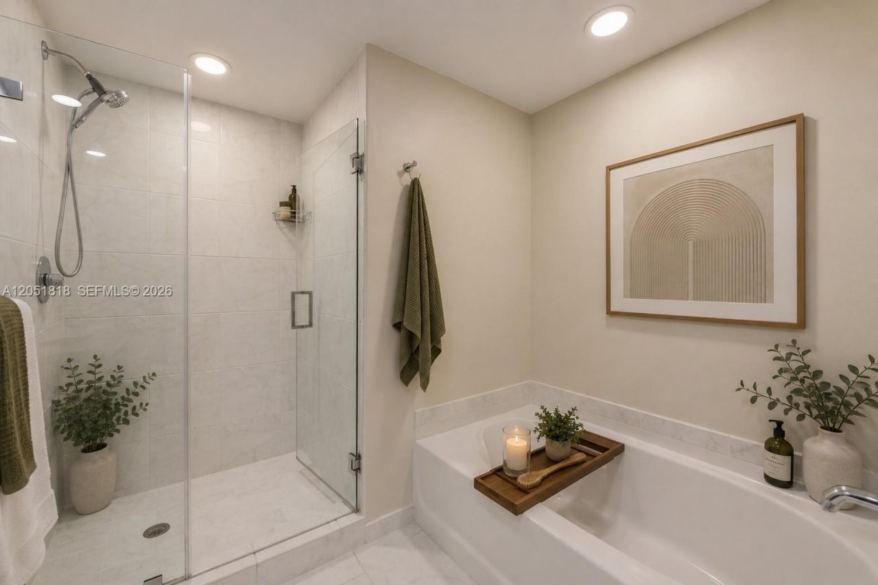 950 Brickell Bay Dr, Unit 1905, Miami, FL 33131 Photo