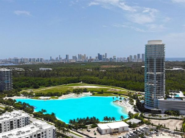 2411 Laguna Circle, Unit 1903, North Miami, FL 33181