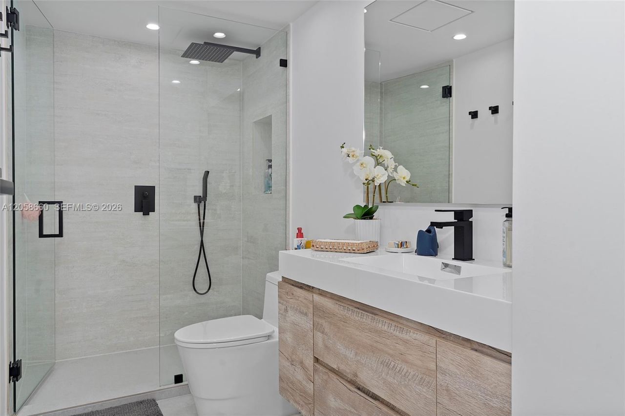 1111 Crandon Blvd, Unit A501, Key Biscayne, FL 33149 Photo