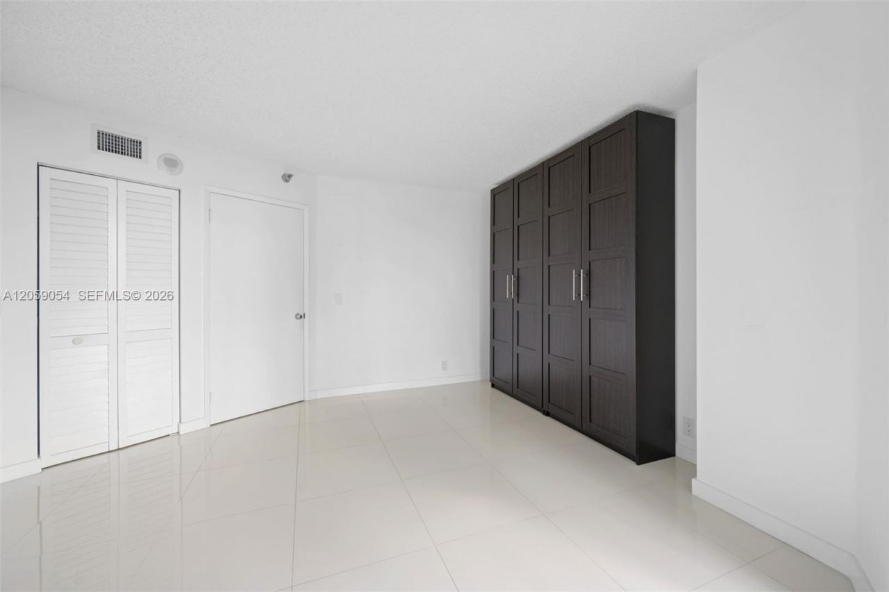 3400 NE 192nd St, Unit 1910, Aventura, FL 33180 Photo
