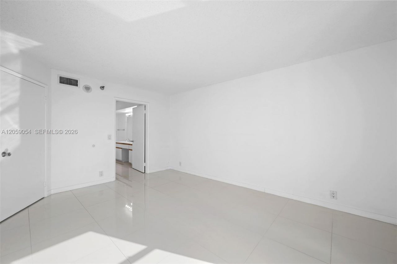 3400 NE 192nd St, Unit 1910, Aventura, FL 33180 Photo