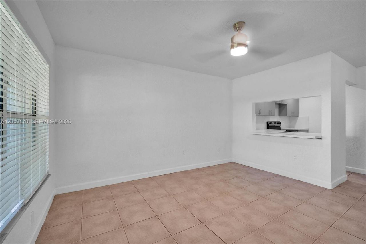 10015 NW 4th St, Unit 203, Pembroke Pines, FL 33024 Photo